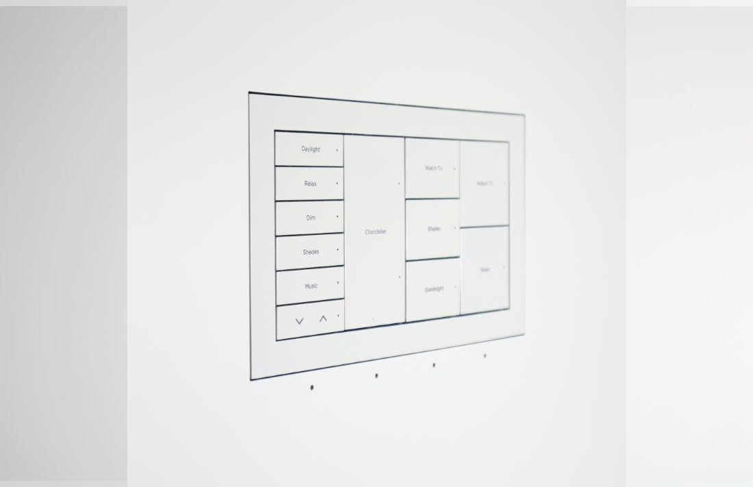 Wall-Smart 007-1NA36 In-Wall Flush Mount Adapter / 4-Gang Faceplate / Paintable / 1/2" Drywall - Image 4