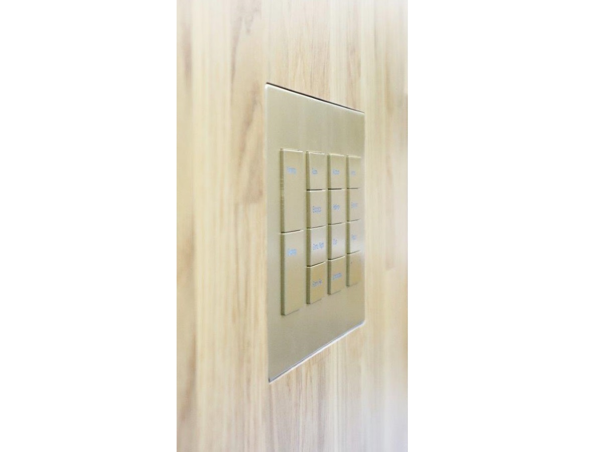 Wall-Smart 028-1-911 Solid Surface Mount Savant Ascend WFB-4Gang - Image 3