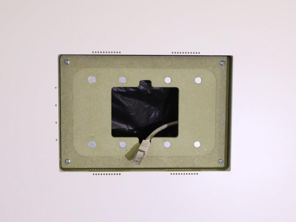 Wall-Smart 028-1-976 New Construction Mount for new savant 10in screen - Image 4