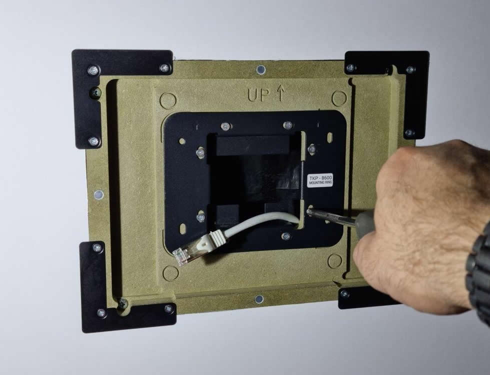 Wall-Smart 032-1-773-WO In-Wall Flush Retrofit Touchscreen Adapter / Magnetic Bezel / Unpainted - Image 4