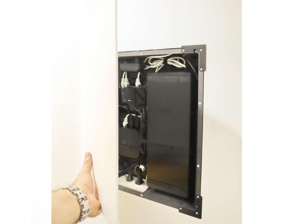 Wall-Smart 083-1-967 In-Wall Retrofit L Adapter / Nearly Flush 4mm Cover / Magnetic Cover / Fits 410x335x84mm - Image 7