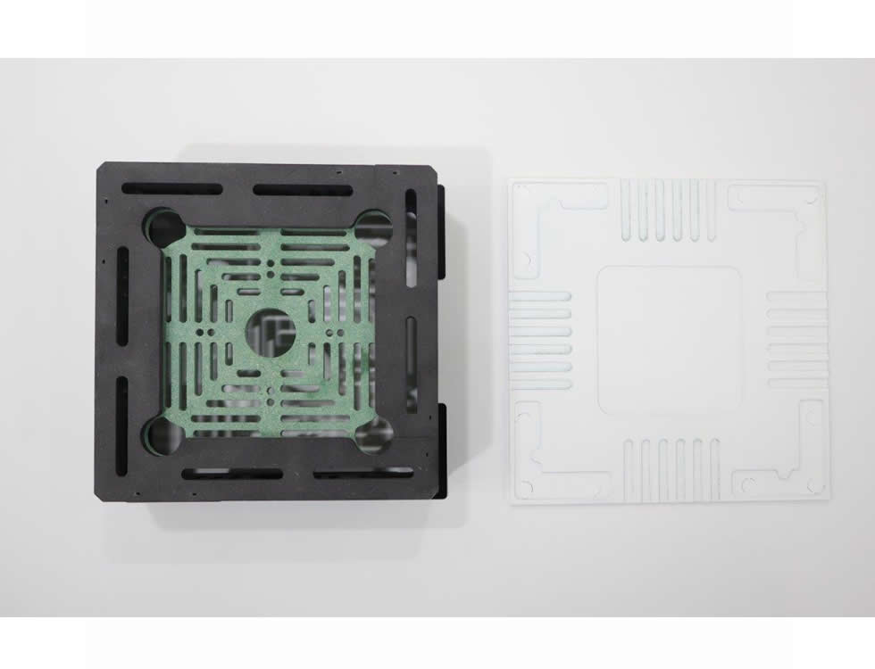 Wall-Smart 083-1-982 Nearly Flush In-Wall Adapter / Magnetic Cover / Holds Devices up to 174x174x44mm - Image 2