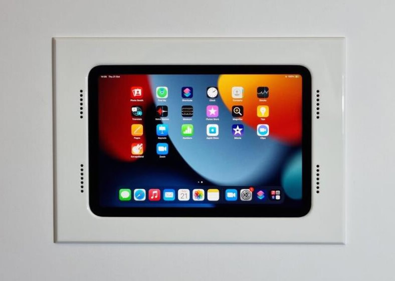 Wall-Smart 002-1RA06E-WH WS RETROFIT FOR IPAD PRO 13 M4 - WHITE+ETHERNET